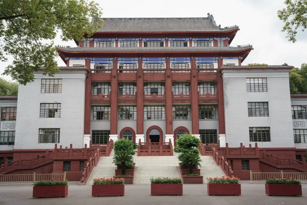 工业物联网传感器选型指南：温度、振动与压力监测方案详解