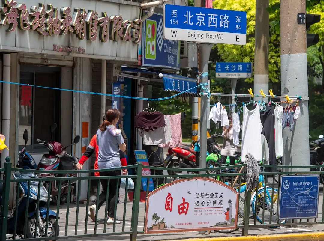 从数据采集到预测维护：工业远程监控系统架构设计与实践